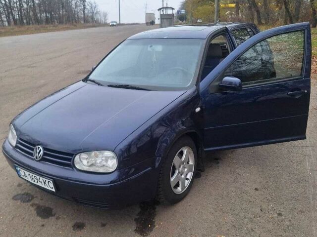 Синий Фольксваген Гольф, объемом двигателя 1.4 л и пробегом 330 тыс. км за 3334 $, фото 2 на Automoto.ua