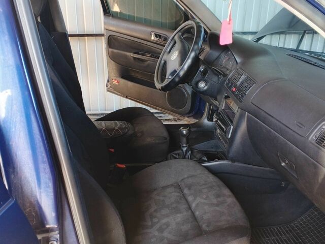 Синий Фольксваген Гольф, объемом двигателя 1.9 л и пробегом 279 тыс. км за 3800 $, фото 12 на Automoto.ua