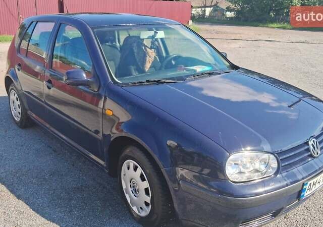 Синий Фольксваген Гольф, объемом двигателя 1.39 л и пробегом 256 тыс. км за 3500 $, фото 6 на Automoto.ua