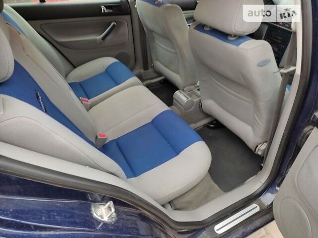 Синий Фольксваген Гольф, объемом двигателя 1.6 л и пробегом 280 тыс. км за 2900 $, фото 23 на Automoto.ua