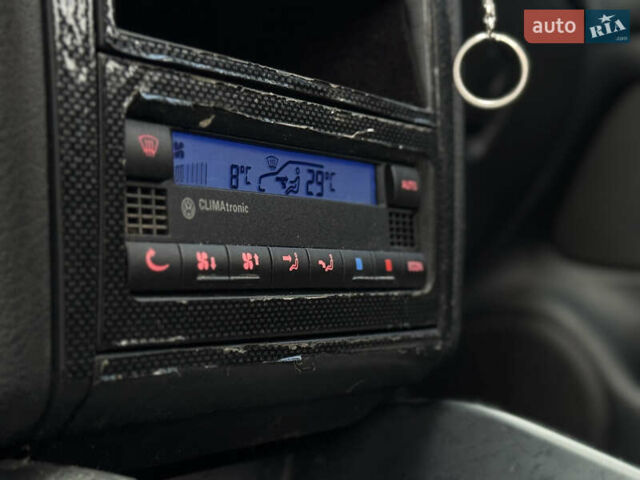 Синий Фольксваген Гольф, объемом двигателя 1.6 л и пробегом 248 тыс. км за 3599 $, фото 19 на Automoto.ua