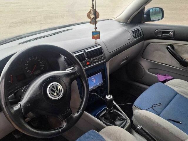 Синий Фольксваген Гольф, объемом двигателя 1.4 л и пробегом 330 тыс. км за 3334 $, фото 7 на Automoto.ua