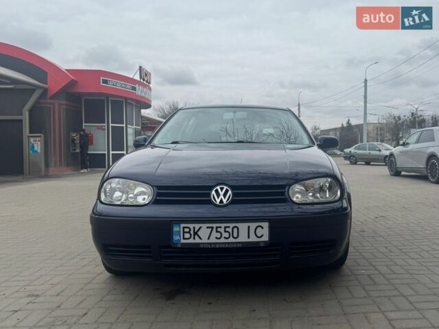 Синий Фольксваген Гольф, объемом двигателя 1.39 л и пробегом 246 тыс. км за 4200 $, фото 6 на Automoto.ua