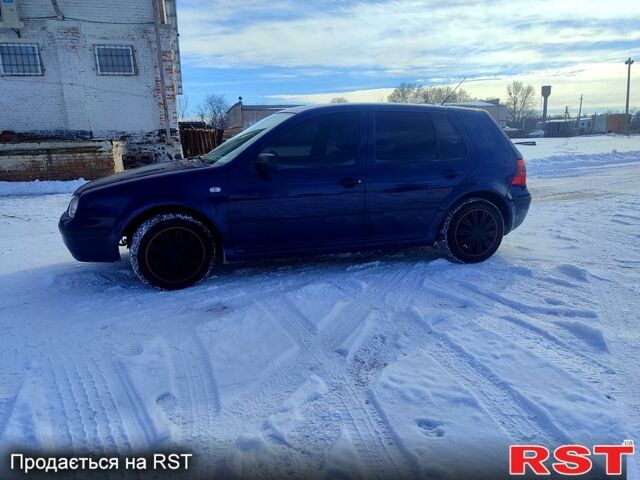 Синий Фольксваген Гольф, объемом двигателя 1.6 л и пробегом 270 тыс. км за 3899 $, фото 2 на Automoto.ua