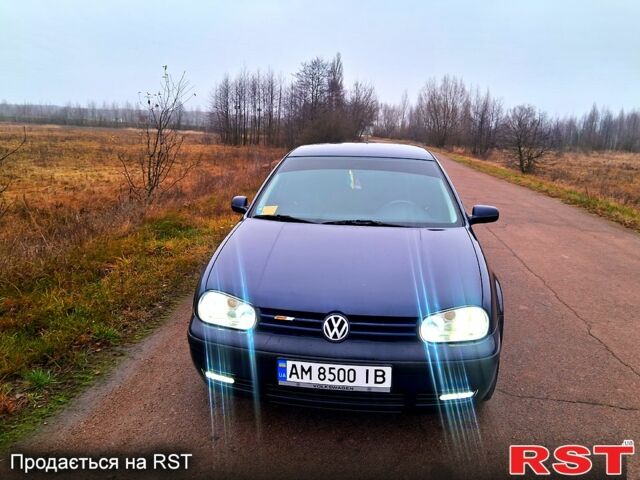 Синій Фольксваген Гольф, об'ємом двигуна 1.4 л та пробігом 273 тис. км за 4000 $, фото 1 на Automoto.ua