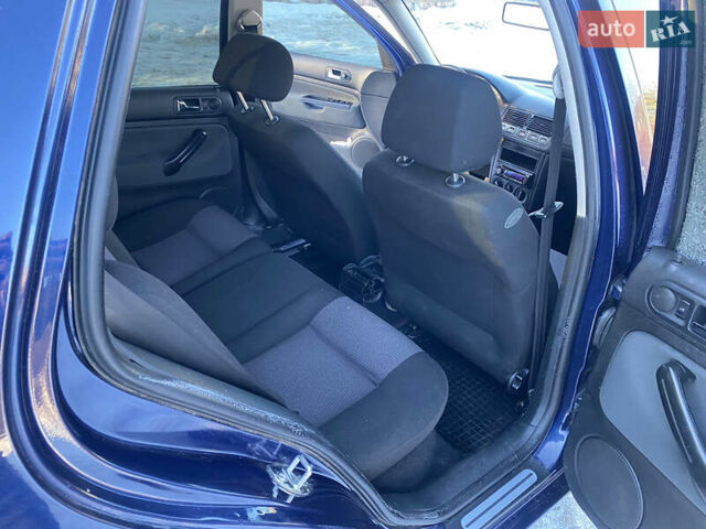 Синий Фольксваген Гольф, объемом двигателя 1.39 л и пробегом 220 тыс. км за 3150 $, фото 14 на Automoto.ua