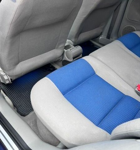 Синий Фольксваген Гольф, объемом двигателя 1.39 л и пробегом 225 тыс. км за 3999 $, фото 20 на Automoto.ua