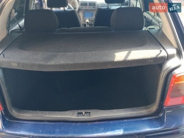 Синій Фольксваген Гольф, об'ємом двигуна 1.6 л та пробігом 240 тис. км за 3850 $, фото 5 на Automoto.ua