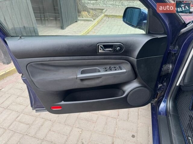 Синий Фольксваген Гольф, объемом двигателя 1.39 л и пробегом 246 тыс. км за 4200 $, фото 19 на Automoto.ua