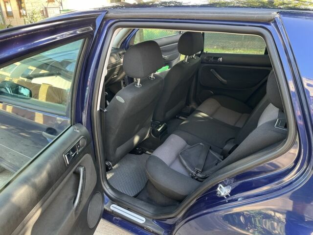 Синій Фольксваген Гольф, об'ємом двигуна 1.6 л та пробігом 232 тис. км за 3400 $, фото 6 на Automoto.ua