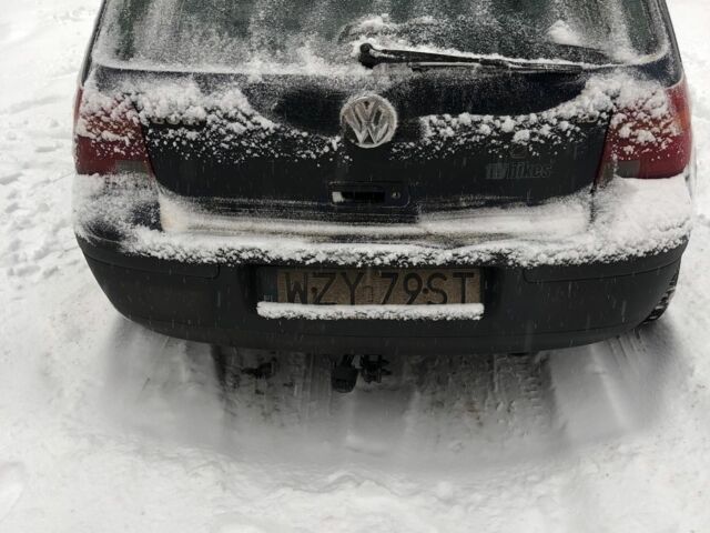 Синий Фольксваген Гольф, объемом двигателя 1.6 л и пробегом 300 тыс. км за 1500 $, фото 1 на Automoto.ua