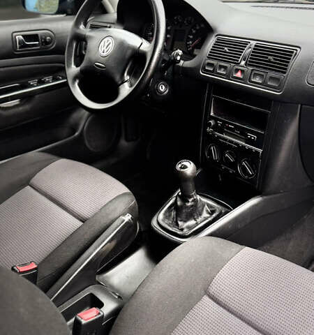 Синий Фольксваген Гольф, объемом двигателя 1.39 л и пробегом 200 тыс. км за 3699 $, фото 12 на Automoto.ua