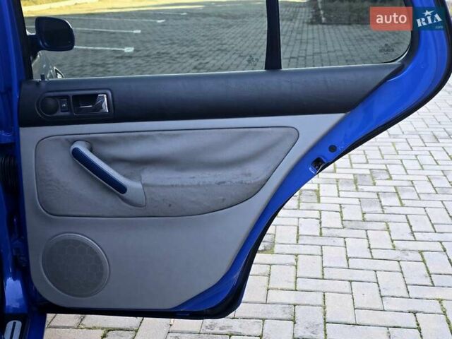 Синій Фольксваген Гольф, об'ємом двигуна 1.6 л та пробігом 200 тис. км за 3400 $, фото 19 на Automoto.ua