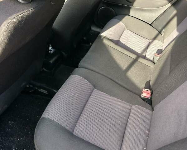 Синий Фольксваген Гольф, объемом двигателя 1.6 л и пробегом 137 тыс. км за 5300 $, фото 4 на Automoto.ua