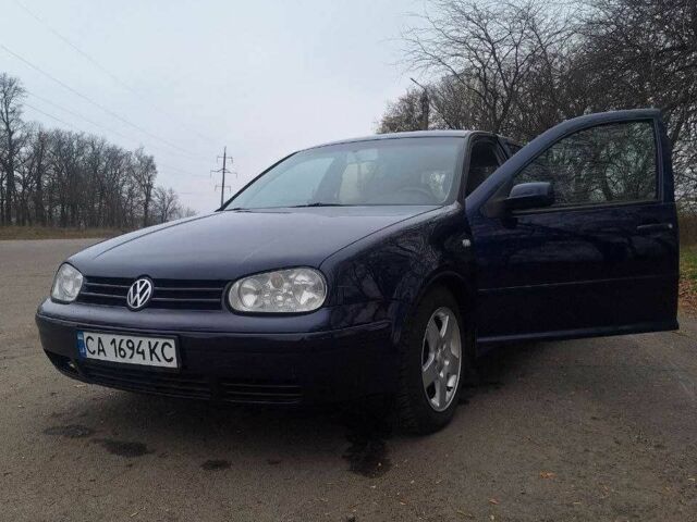 Синий Фольксваген Гольф, объемом двигателя 1.4 л и пробегом 330 тыс. км за 3334 $, фото 1 на Automoto.ua