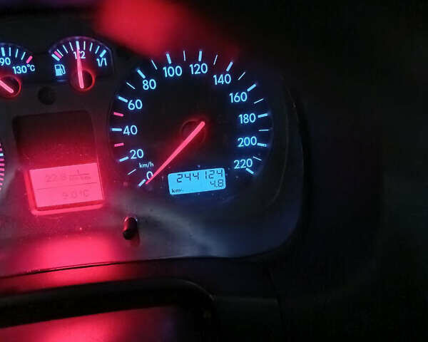 Синій Фольксваген Гольф, об'ємом двигуна 1.39 л та пробігом 244 тис. км за 4500 $, фото 4 на Automoto.ua