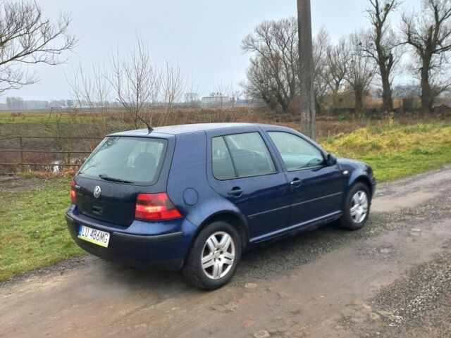 Синий Фольксваген Гольф, объемом двигателя 1 л и пробегом 220 тыс. км за 1650 $, фото 5 на Automoto.ua