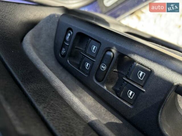 Синий Фольксваген Гольф, объемом двигателя 1.6 л и пробегом 240 тыс. км за 4999 $, фото 26 на Automoto.ua