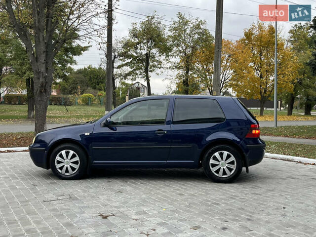 Синий Фольксваген Гольф, объемом двигателя 1.39 л и пробегом 233 тыс. км за 3850 $, фото 21 на Automoto.ua