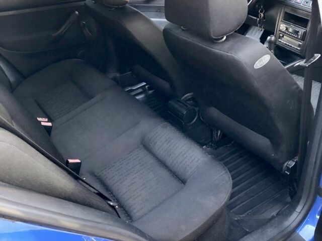 Синий Фольксваген Гольф, объемом двигателя 1.4 л и пробегом 274 тыс. км за 3850 $, фото 10 на Automoto.ua