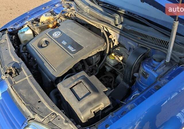 Синий Фольксваген Гольф, объемом двигателя 1.6 л и пробегом 295 тыс. км за 4300 $, фото 24 на Automoto.ua