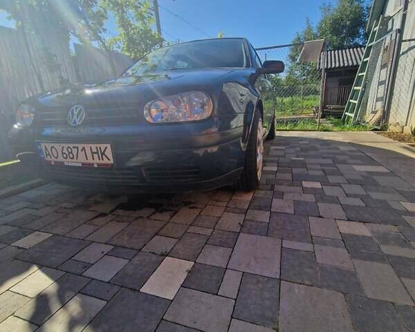 Синий Фольксваген Гольф, объемом двигателя 1.39 л и пробегом 150 тыс. км за 3300 $, фото 1 на Automoto.ua