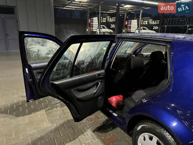 Синій Фольксваген Гольф, об'ємом двигуна 1.39 л та пробігом 169 тис. км за 4000 $, фото 76 на Automoto.ua