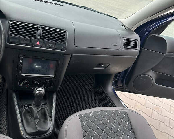 Синий Фольксваген Гольф, объемом двигателя 1.39 л и пробегом 242 тыс. км за 4200 $, фото 6 на Automoto.ua