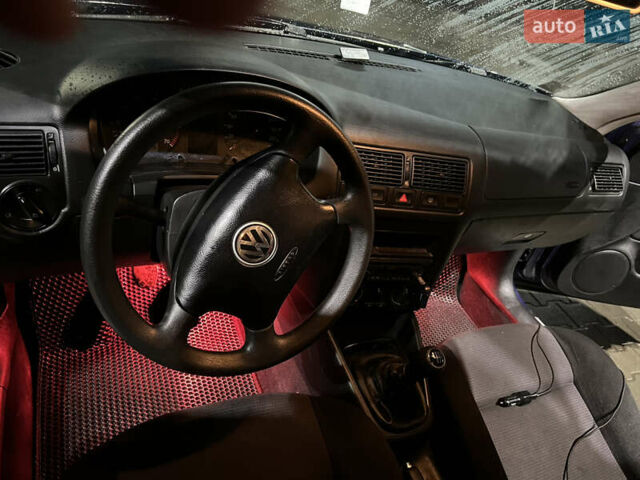 Синій Фольксваген Гольф, об'ємом двигуна 1.39 л та пробігом 169 тис. км за 4000 $, фото 73 на Automoto.ua