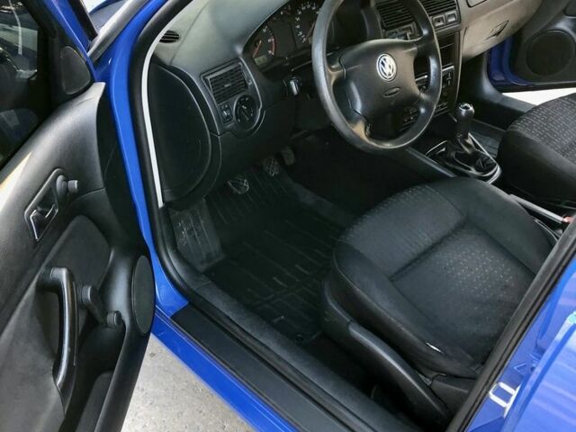 Синий Фольксваген Гольф, объемом двигателя 1.4 л и пробегом 274 тыс. км за 3850 $, фото 13 на Automoto.ua