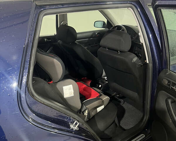 Синій Фольксваген Гольф, об'ємом двигуна 1.39 л та пробігом 169 тис. км за 4000 $, фото 6 на Automoto.ua