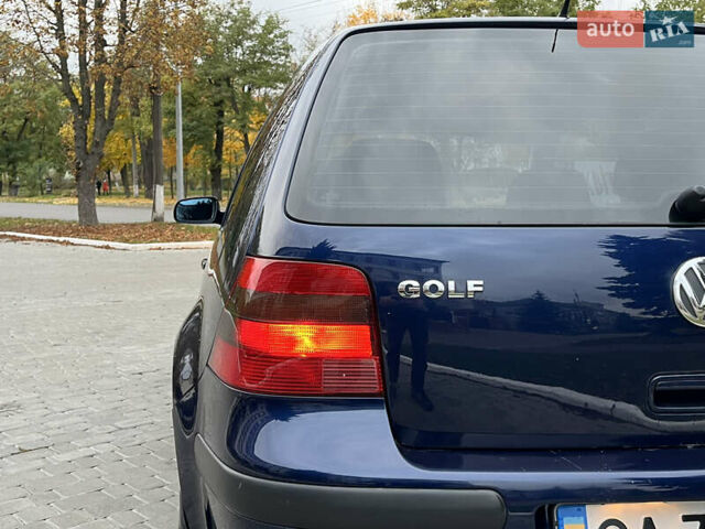 Синий Фольксваген Гольф, объемом двигателя 1.39 л и пробегом 233 тыс. км за 3850 $, фото 26 на Automoto.ua