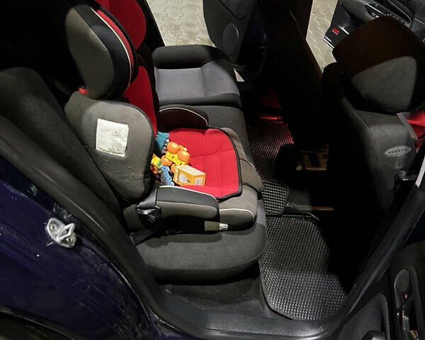 Синій Фольксваген Гольф, об'ємом двигуна 1.39 л та пробігом 169 тис. км за 4000 $, фото 65 на Automoto.ua