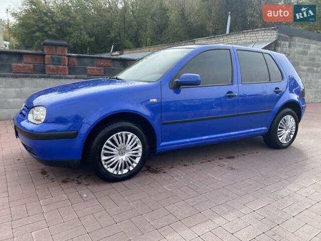 Синій Фольксваген Гольф, об'ємом двигуна 1.39 л та пробігом 279 тис. км за 3650 $, фото 1 на Automoto.ua