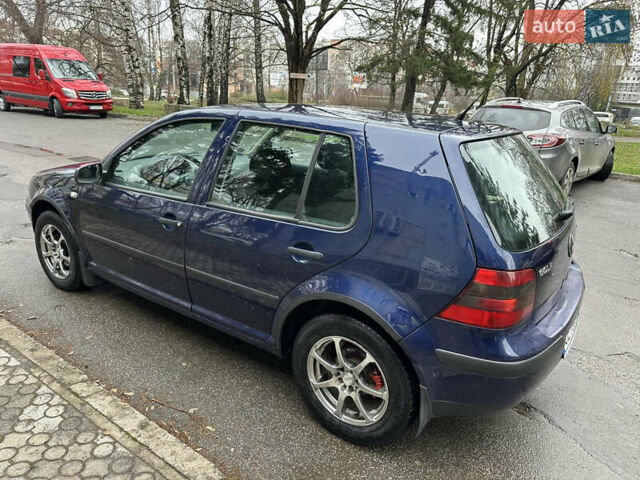 Синий Фольксваген Гольф, объемом двигателя 1.9 л и пробегом 337 тыс. км за 2850 $, фото 1 на Automoto.ua