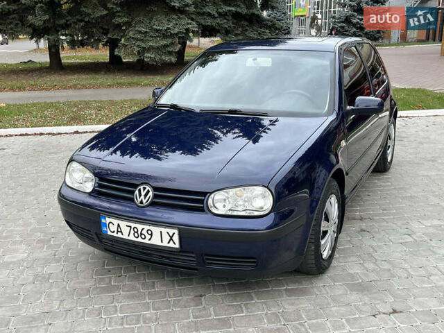 Синий Фольксваген Гольф, объемом двигателя 1.39 л и пробегом 233 тыс. км за 3850 $, фото 3 на Automoto.ua