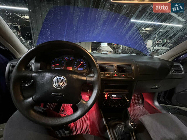 Синій Фольксваген Гольф, об'ємом двигуна 1.39 л та пробігом 169 тис. км за 4000 $, фото 70 на Automoto.ua