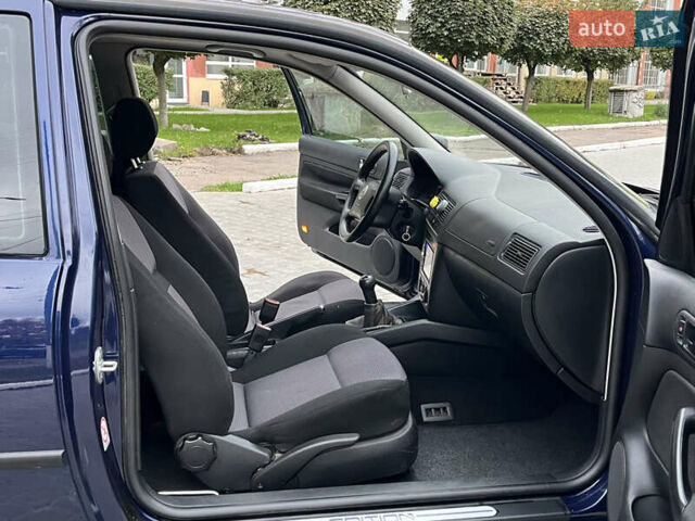 Синий Фольксваген Гольф, объемом двигателя 1.39 л и пробегом 233 тыс. км за 3850 $, фото 47 на Automoto.ua