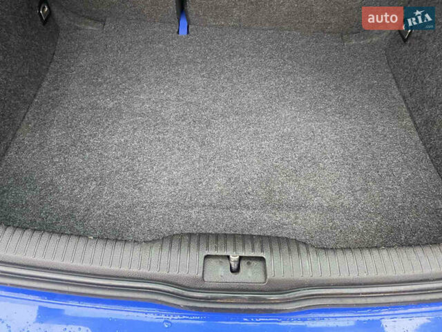 Синий Фольксваген Гольф, объемом двигателя 1.6 л и пробегом 226 тыс. км за 4800 $, фото 28 на Automoto.ua