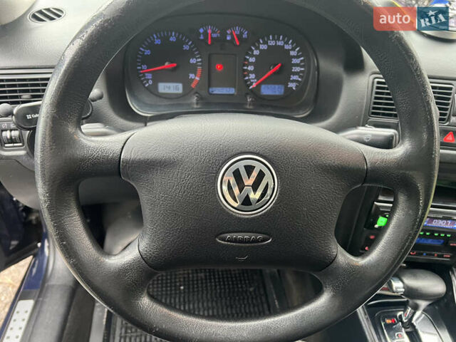 Синий Фольксваген Гольф, объемом двигателя 1.6 л и пробегом 260 тыс. км за 4600 $, фото 6 на Automoto.ua