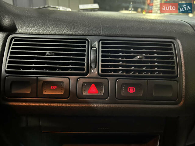 Синій Фольксваген Гольф, об'ємом двигуна 1.39 л та пробігом 169 тис. км за 4000 $, фото 34 на Automoto.ua