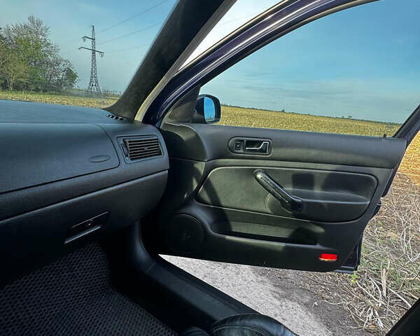 Синий Фольксваген Гольф, объемом двигателя 1.6 л и пробегом 224 тыс. км за 5500 $, фото 15 на Automoto.ua