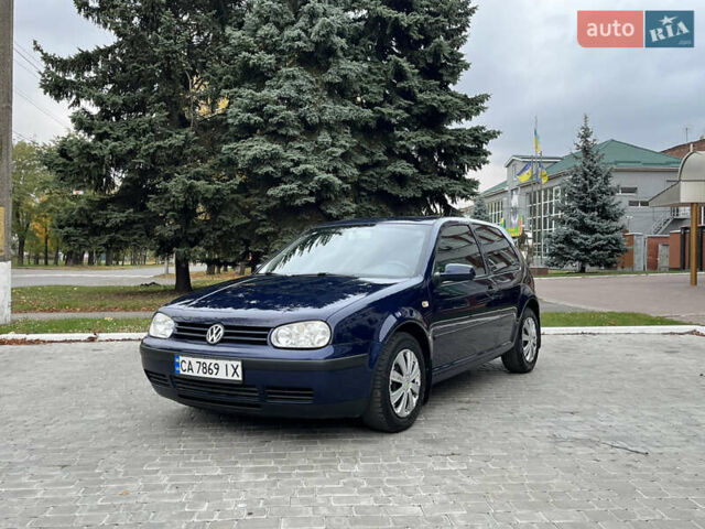 Синий Фольксваген Гольф, объемом двигателя 1.39 л и пробегом 233 тыс. км за 3850 $, фото 2 на Automoto.ua