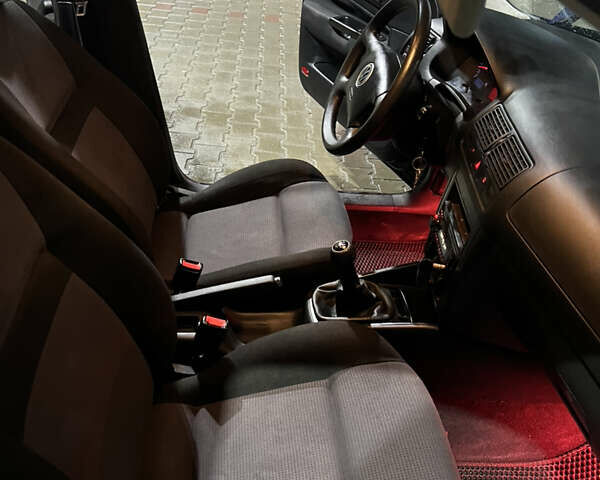 Синій Фольксваген Гольф, об'ємом двигуна 1.39 л та пробігом 169 тис. км за 4000 $, фото 64 на Automoto.ua