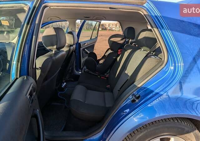 Синий Фольксваген Гольф, объемом двигателя 1.6 л и пробегом 295 тыс. км за 4300 $, фото 12 на Automoto.ua