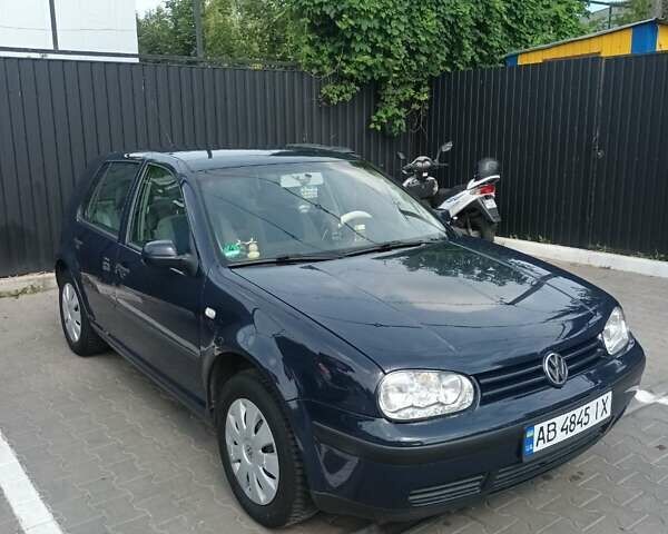 Синій Фольксваген Гольф, об'ємом двигуна 1.39 л та пробігом 325 тис. км за 3500 $, фото 2 на Automoto.ua
