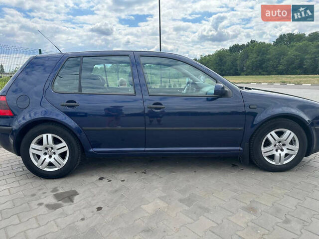 Синий Фольксваген Гольф, объемом двигателя 1.39 л и пробегом 242 тыс. км за 4200 $, фото 4 на Automoto.ua