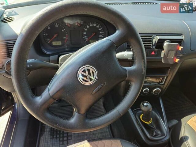 Синий Фольксваген Гольф, объемом двигателя 1.9 л и пробегом 345 тыс. км за 3000 $, фото 7 на Automoto.ua