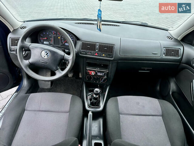 Синий Фольксваген Гольф, объемом двигателя 1.39 л и пробегом 210 тыс. км за 4000 $, фото 44 на Automoto.ua
