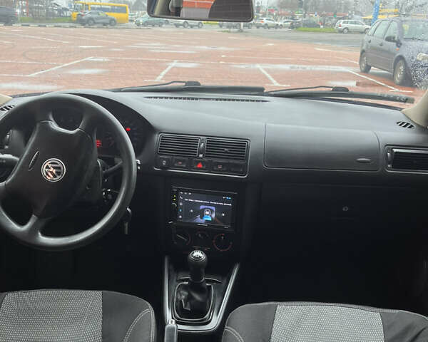 Синій Фольксваген Гольф, об'ємом двигуна 1.39 л та пробігом 410 тис. км за 3200 $, фото 7 на Automoto.ua